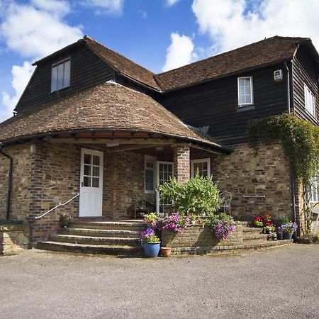 Magpies Lodge Slinfold エクステリア 写真