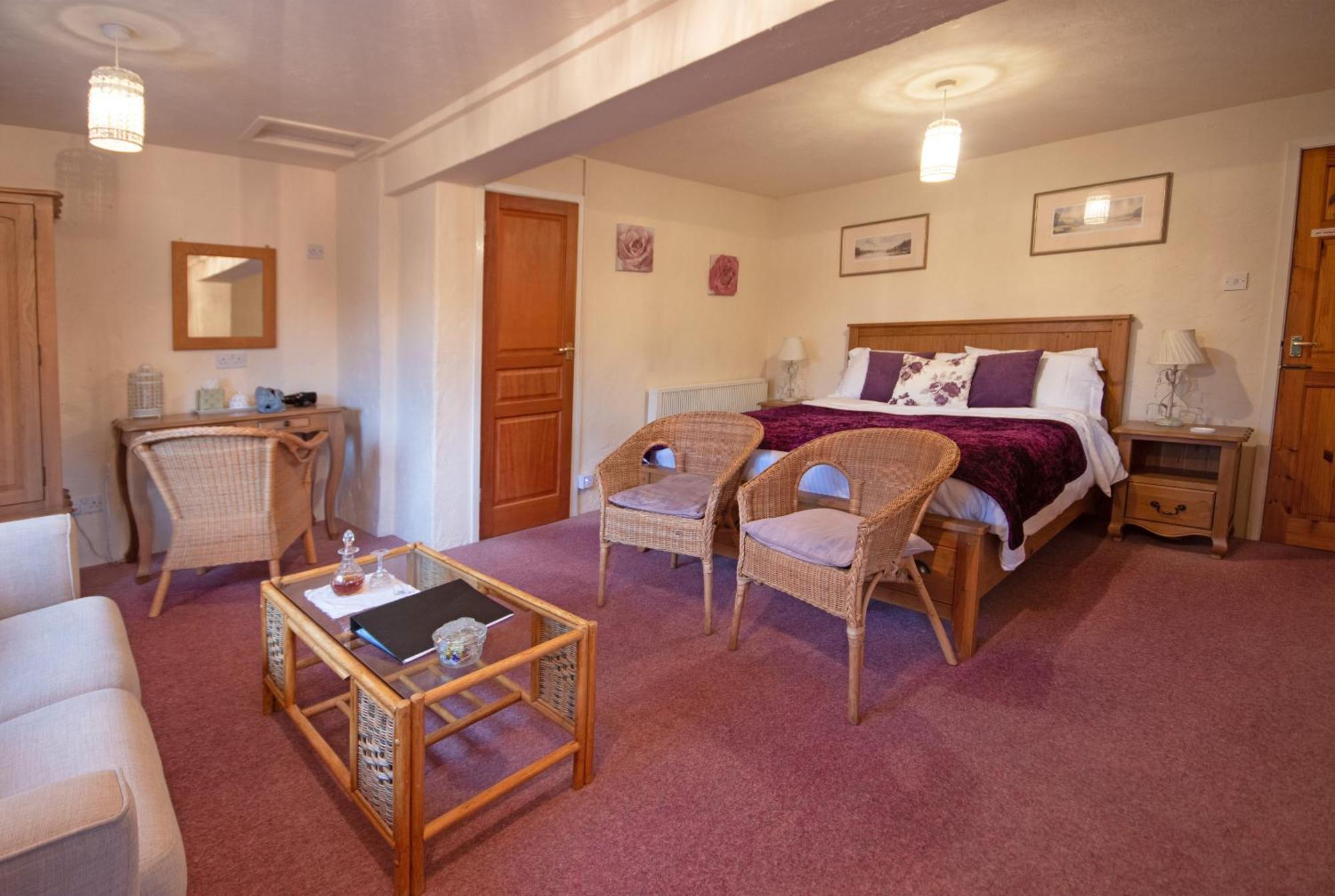 Magpies Lodge Slinfold エクステリア 写真