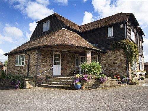 Magpies Lodge Slinfold エクステリア 写真